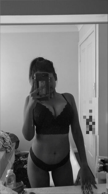 naughtyyy_nicole19