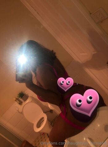 naughtyyy_nicole19