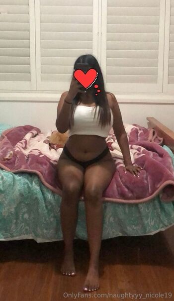 naughtyyy_nicole19