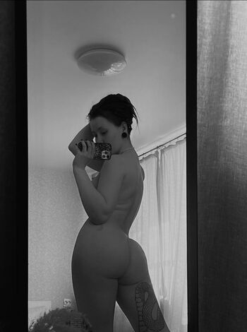 Naydanova Leaked Nude OnlyFans (Photo 24)