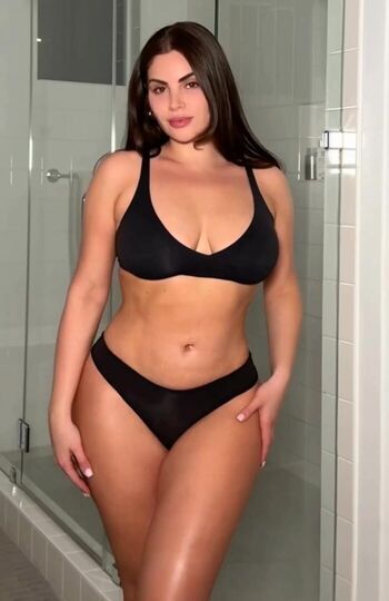 Nazanin Kavari
