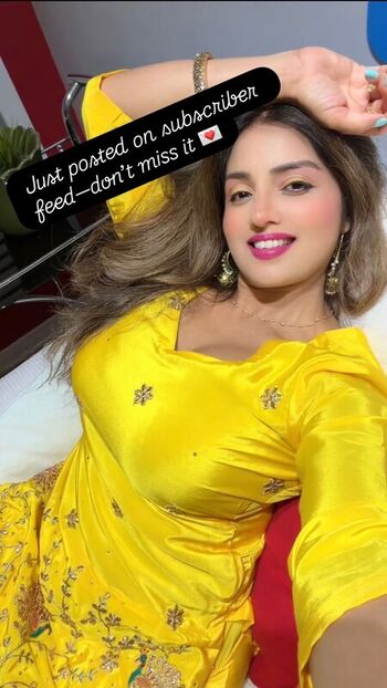 Neetu Dhillon Leaked Nude OnlyFans (Photo 2)