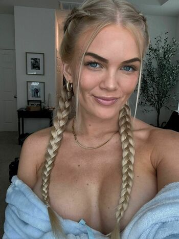 Nellie Cronen Leaked Nude OnlyFans (Photo 19)