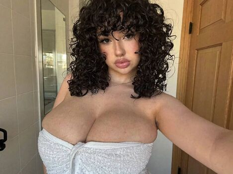 Neomi Gaia Leaked Nude OnlyFans (Photo 4)
