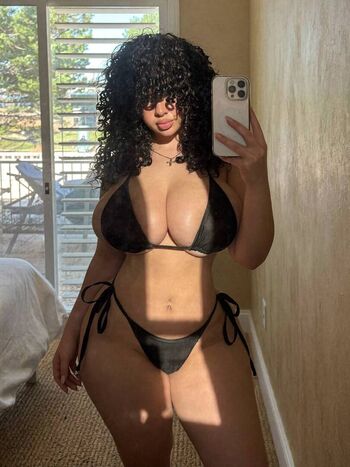 Neomi Gaia Leaked Nude OnlyFans (Photo 12)