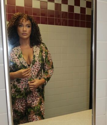 Nia Jax Leaked Nude OnlyFans (Photo 45)