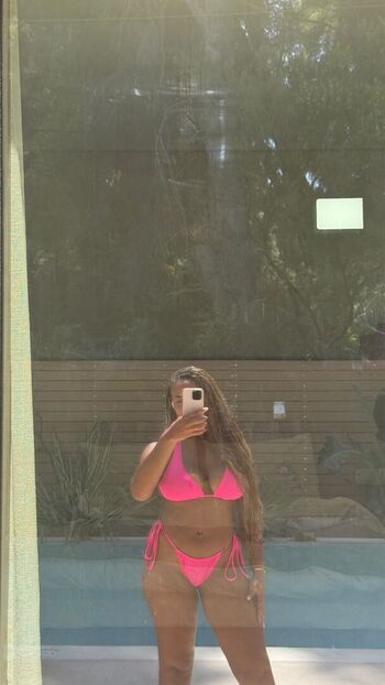 Nia Sioux