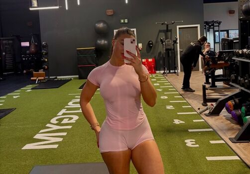 niamh.fairchild Leaked Nude OnlyFans (Photo 22)