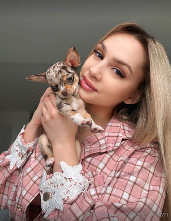 nicol_brown