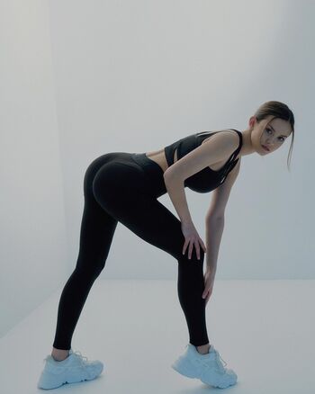 Nicola Cavanis Leaked Nude OnlyFans (Photo 1087)