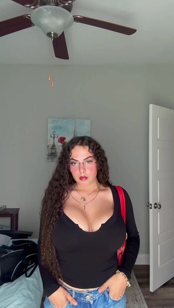 nicolejinsui
