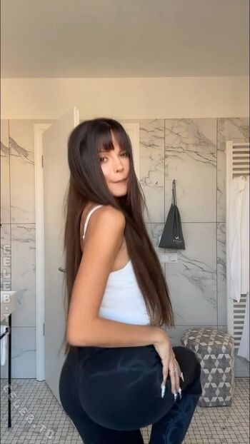 Nina Chuba