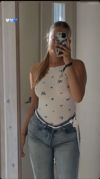 nina._.xyc Leaked Nude OnlyFans (Photo 2)