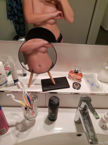 Noemi_70_VIP Leaked Nude OnlyFans (Photo 24)