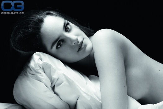 Noémie Merlant Leaked Nude OnlyFans (Photo 8)