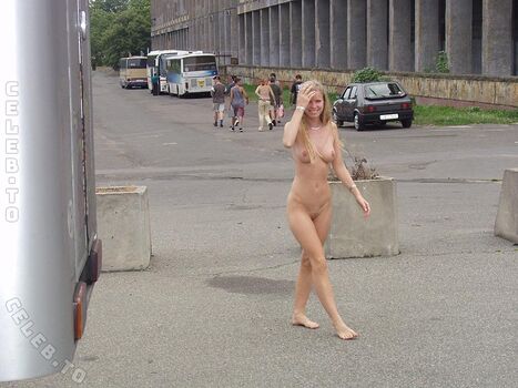 Nude In Public Leaked Nude OnlyFans (Photo 11)