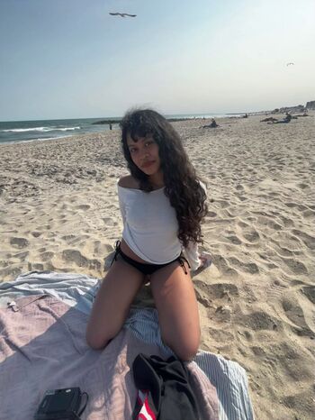 Nuha Jes Izman