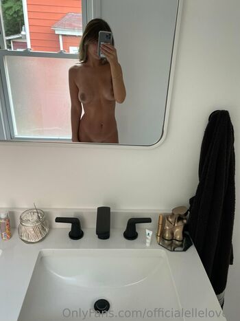 officialellelovely Leaked Nude OnlyFans (Photo 8)