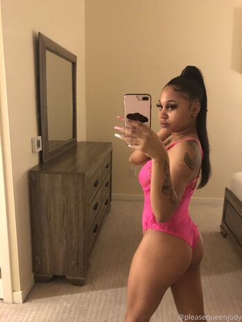 officiallyariaa Leaked Nude OnlyFans (Photo 16)
