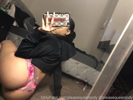 officiallyariaa Leaked Nude OnlyFans (Photo 19)
