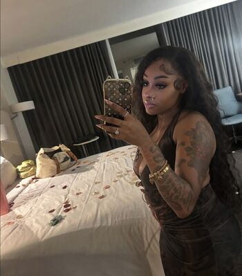Ogleahswanky Leaked Nude OnlyFans (Photo 2)