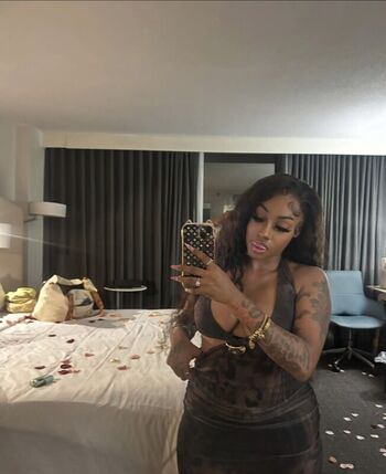 Ogleahswanky Leaked Nude OnlyFans (Photo 4)