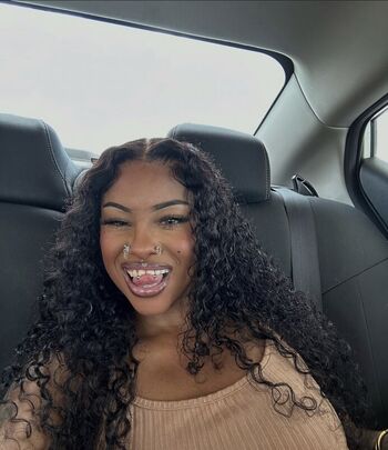 Ogleahswanky Leaked Nude OnlyFans (Photo 6)
