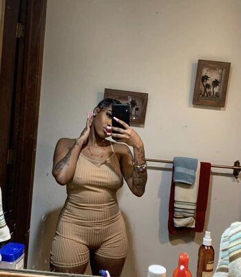 Ogleahswanky Leaked Nude OnlyFans (Photo 7)