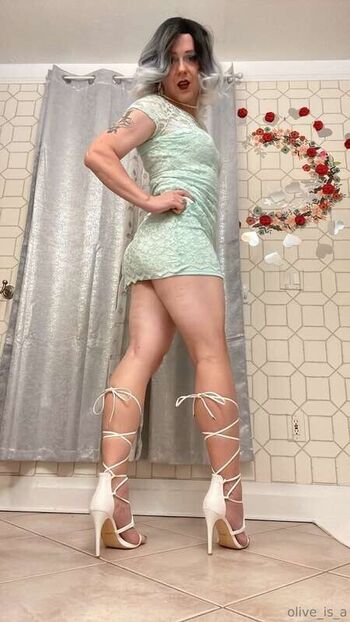 Olive Is A Leaked Nude OnlyFans (Photo 2)