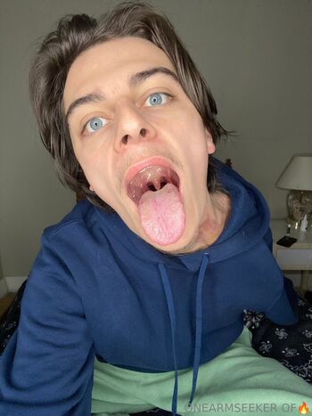 onearmseeker Leaked Nude OnlyFans (Photo 5)