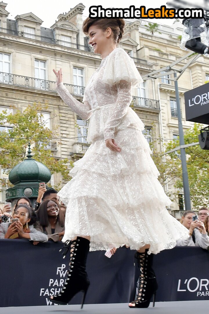 OOPS!!! International Nude OnlyFans (Photo 899)