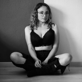 Oryvllmiee Leaked Nude OnlyFans (Photo 3)