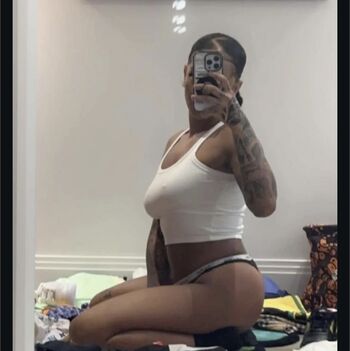 Paigey Cakey Leaked Nude OnlyFans (Photo 4)
