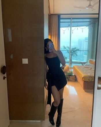 Pakhi Gadh Leaked Nude OnlyFans (Photo 25)