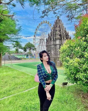 Pamela Safitri Leaked Nude OnlyFans (Photo 7)