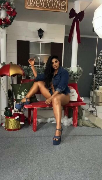 Paola Farias Leaked Nude OnlyFans (Photo 11)