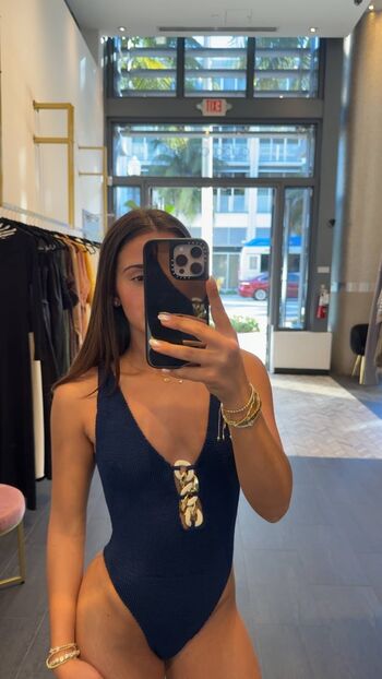 Pardiss.carello Leaked Nude OnlyFans (Photo 27)