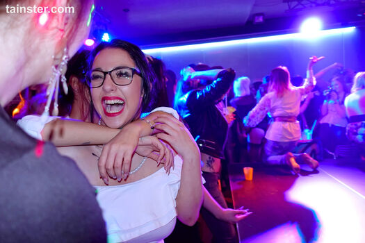 Party Hardcore Model Thread Leaked Nude OnlyFans (Photo 1)