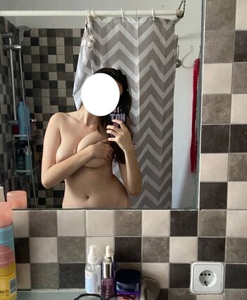 pau Leaked Nude OnlyFans (Photo 4)
