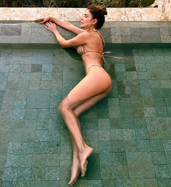 Paula Fernandes Leaked Nude OnlyFans (Photo 11)