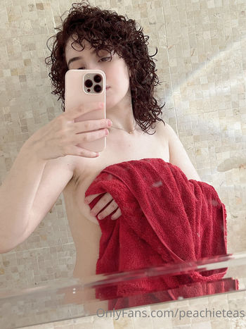 peachieteas Leaked Nude OnlyFans (Photo 3)