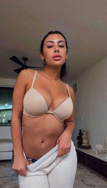 Persian Smoochy Leaked Nude OnlyFans (Photo 25)