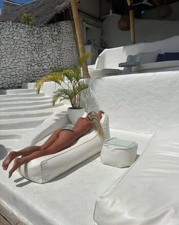 Phoebe Isobel Leaked Nude OnlyFans (Photo 9)