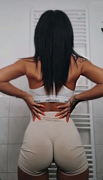 pineapple_ink Leaked Nude OnlyFans (Photo 1)