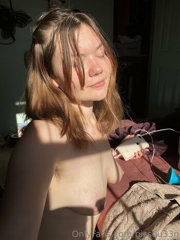 Pissqu33n Leaked Nude OnlyFans (Photo 63)