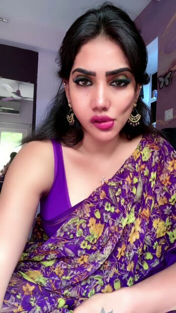 Priya Naidu Leaked Nude OnlyFans (Photo 7)