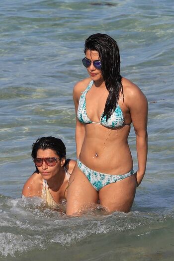 Priyanka Chopra Leaked Nude OnlyFans (Photo 94)