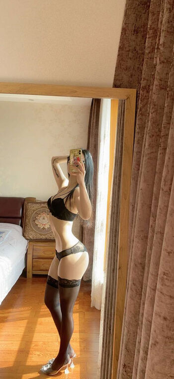 俏妞qiaoniuTT Leaked Nude OnlyFans (Photo 2197)