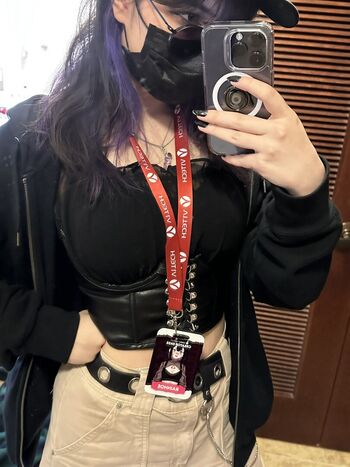 Rainhoe Leaked Nude OnlyFans (Photo 4)