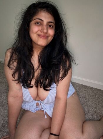 Rashmi Van Leaked Nude OnlyFans (Photo 32)